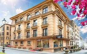 Deluxe Newport Hotel - Old City